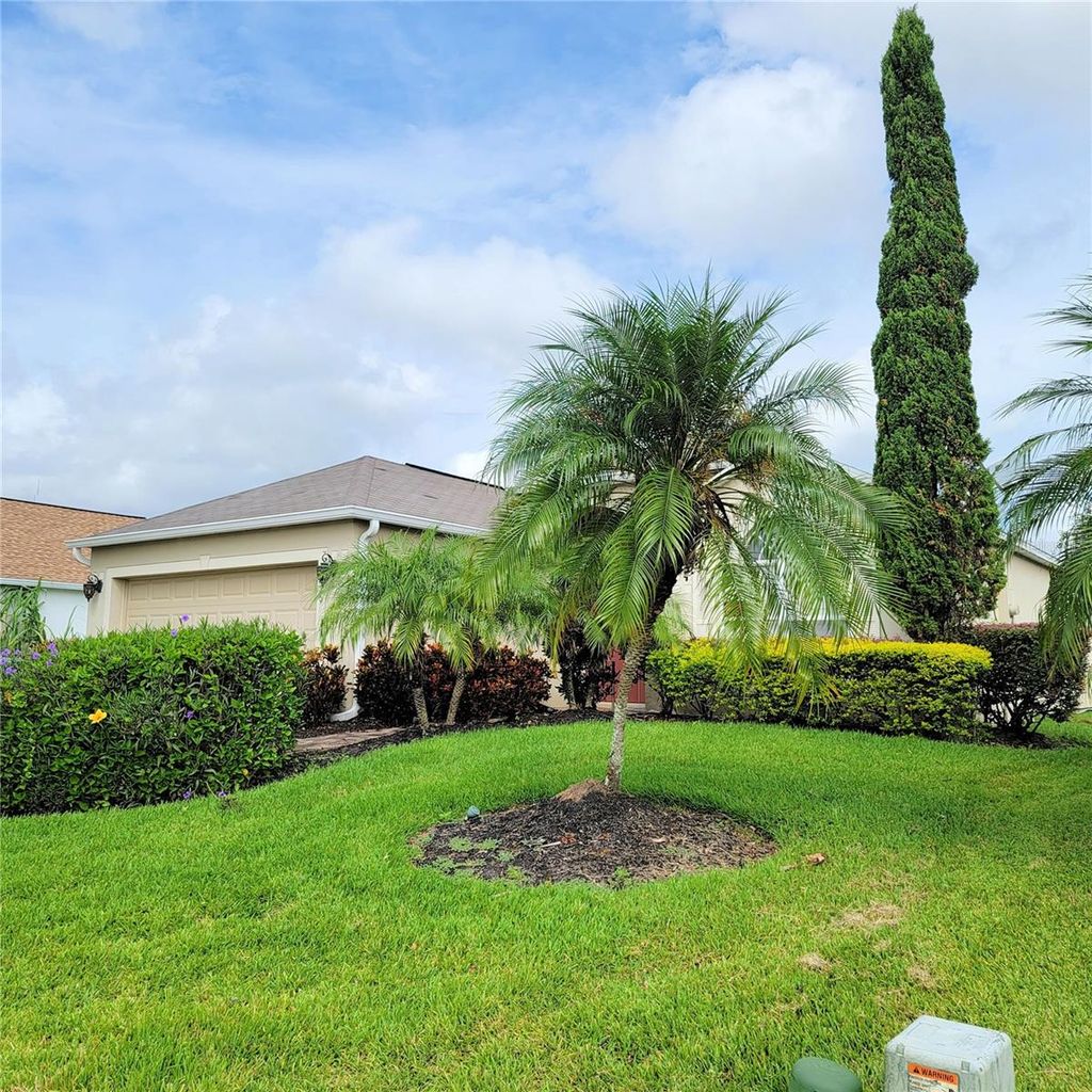 Photo of 319 Grand Royal Circle, Winter Garden, FL 34787 (MLS # G5106960)