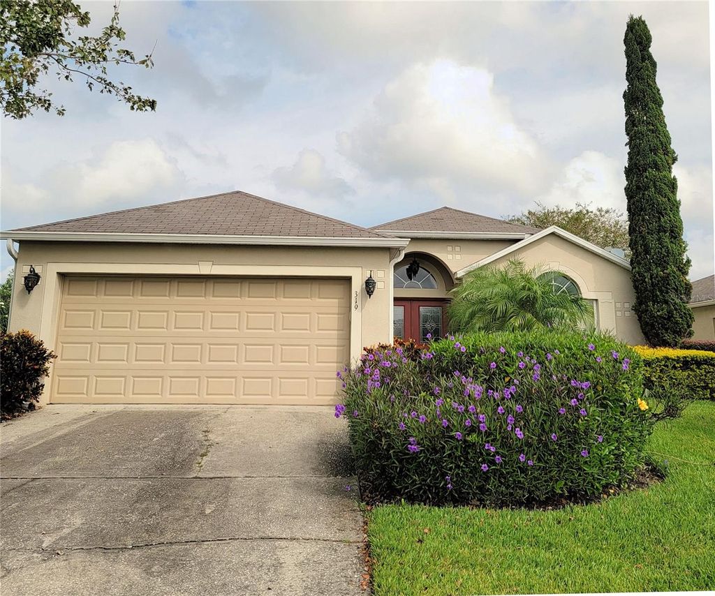 Photo of 319 Grand Royal Circle, Winter Garden, FL 34787 (MLS # G5106960)
