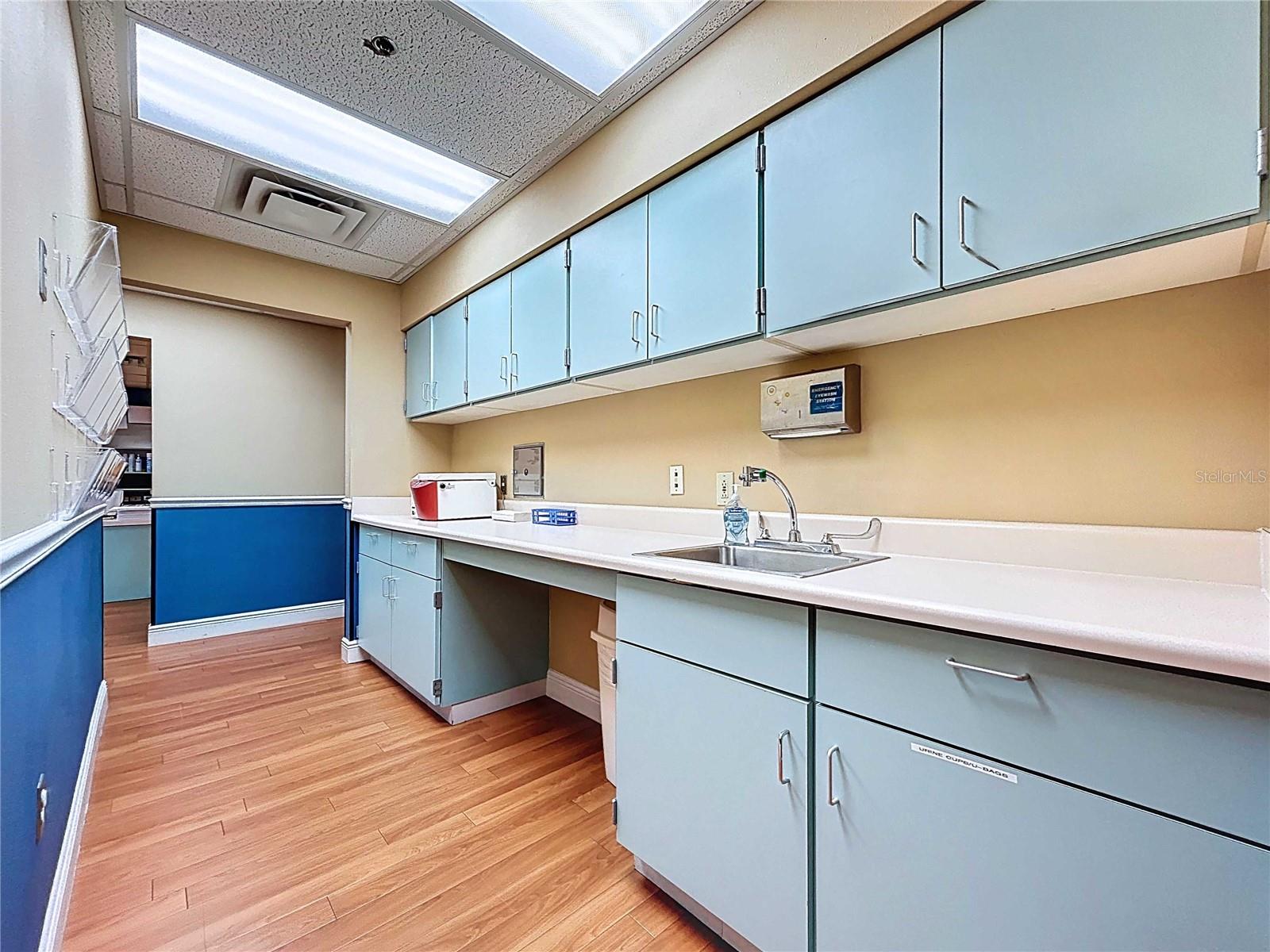 HERNANDO MEDICAL CENTER - Commercial Sale