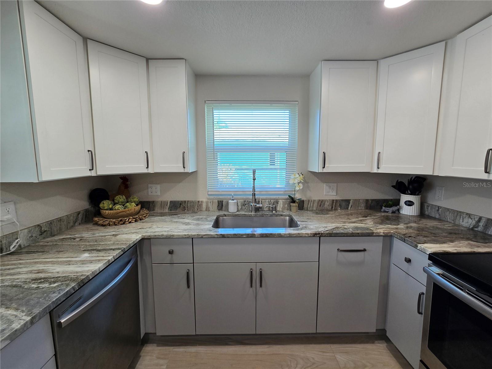 HUDSON BEACH 1ST ADD - Residential Lease