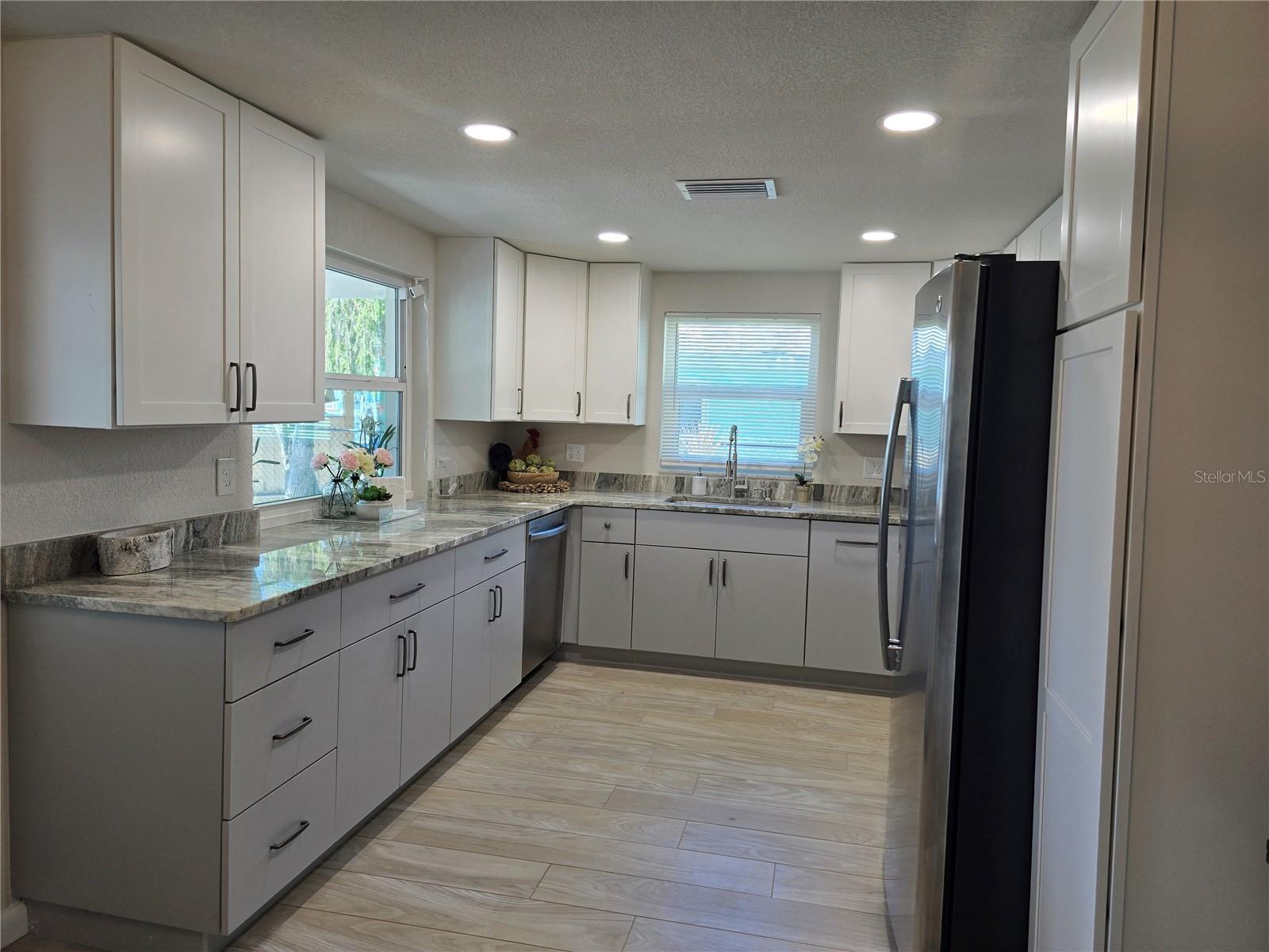 HUDSON BEACH 1ST ADD - Residential Lease