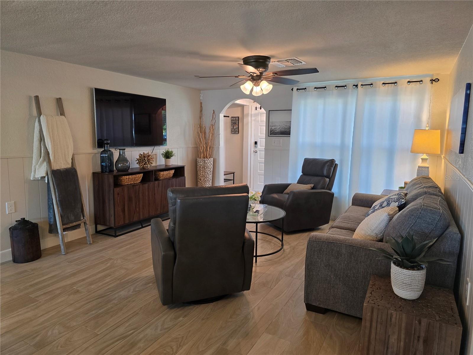 HUDSON BEACH 1ST ADD - Residential Lease