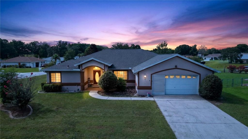Photo of 10121 SW 61st Terrace Road, Ocala, FL 34476 (MLS # OM728434)
