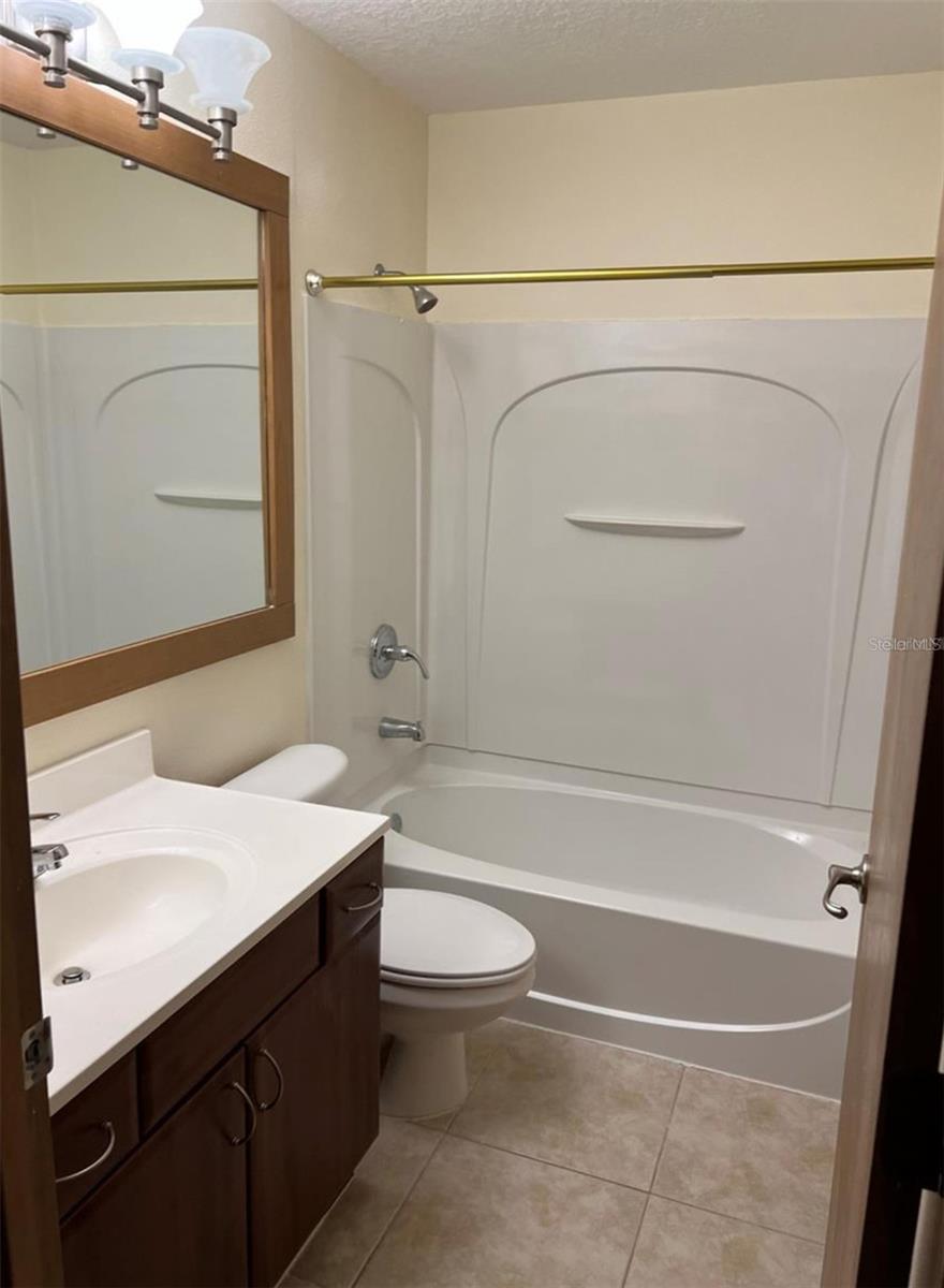 GRAND OAKS - Residential Lease