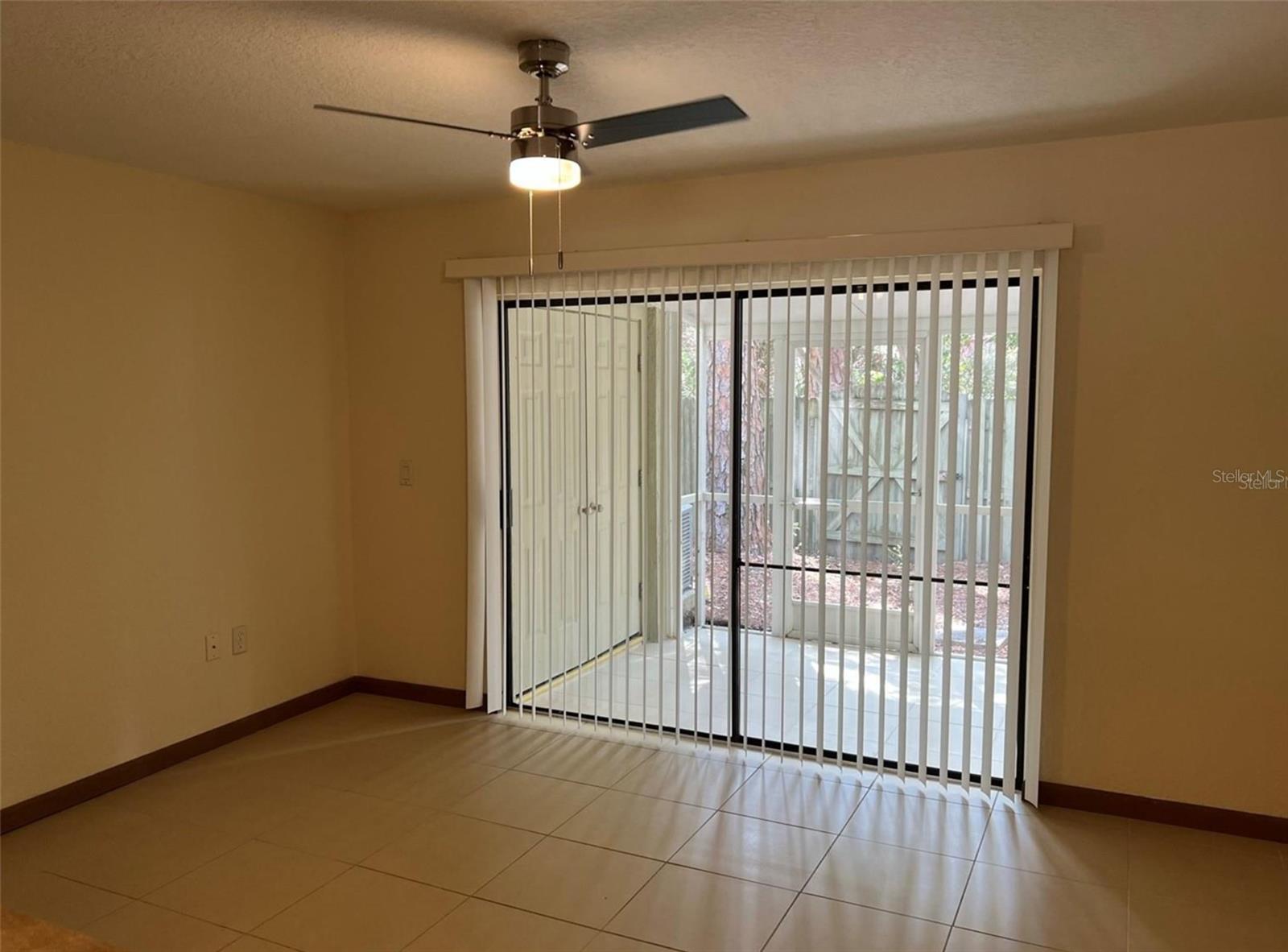 GRAND OAKS - Residential Lease