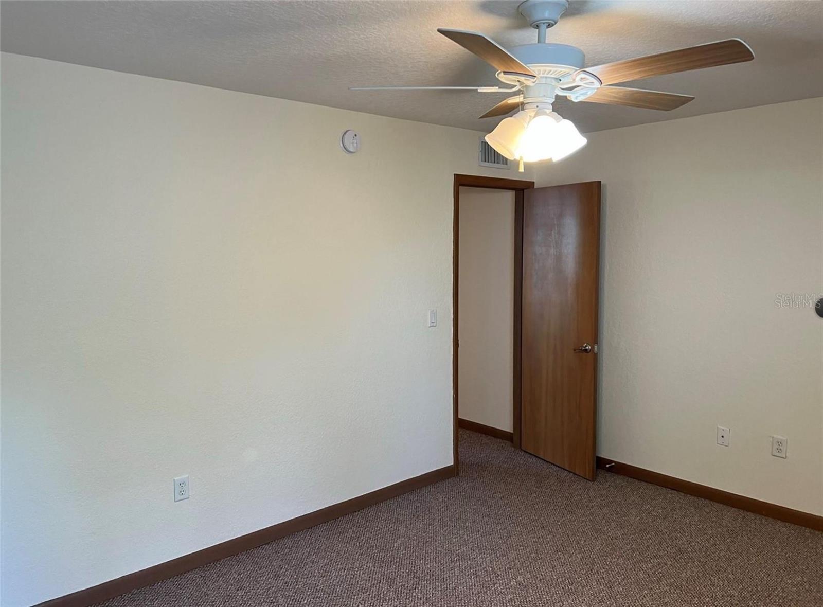 GRAND OAKS - Residential Lease