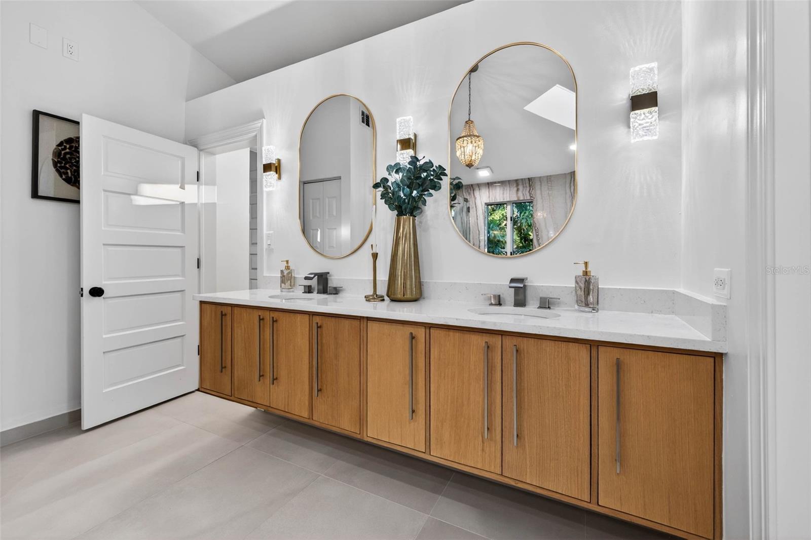 SNELL ISLE BRIGHTWATERS SEC 2 - Residential