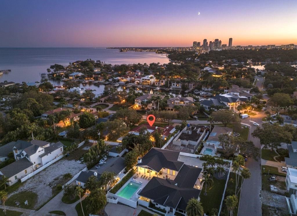 Photo of 1222 Brightwaters Boulevard NE, St Petersburg, FL 33704 (MLS # TB8450175)