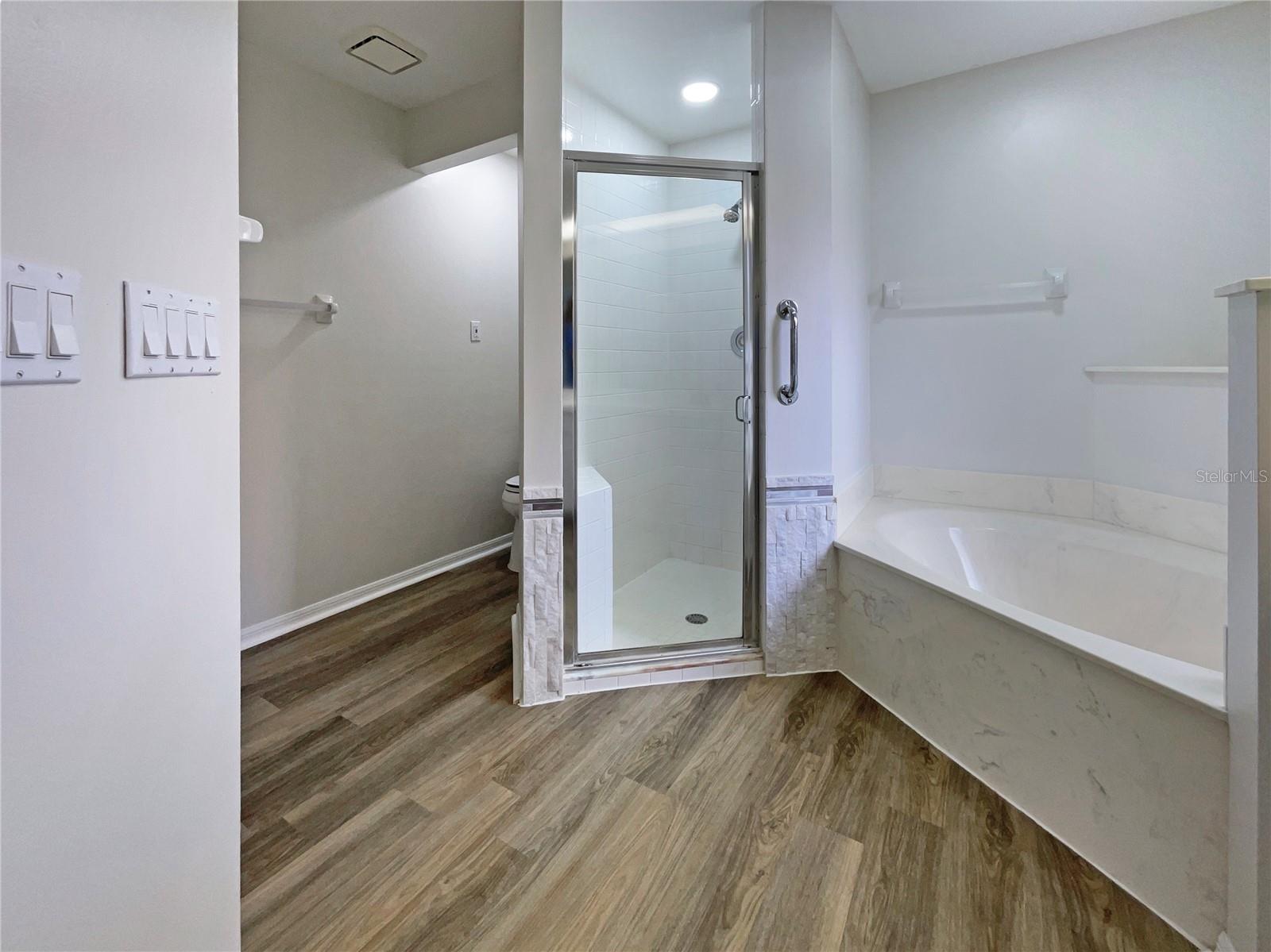 FAIRWAY LAKES AT PALM AIRE - Residential