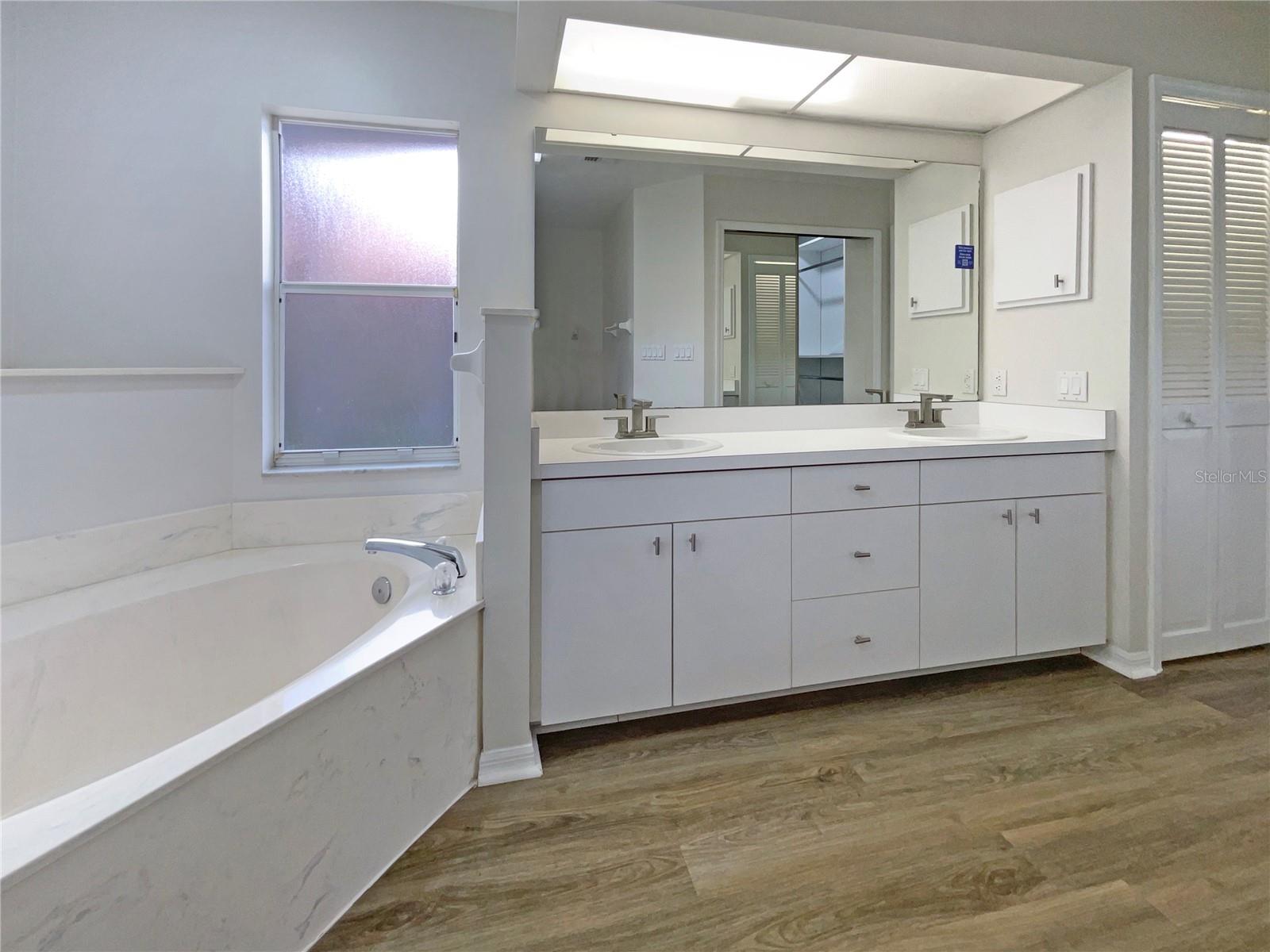 FAIRWAY LAKES AT PALM AIRE - Residential