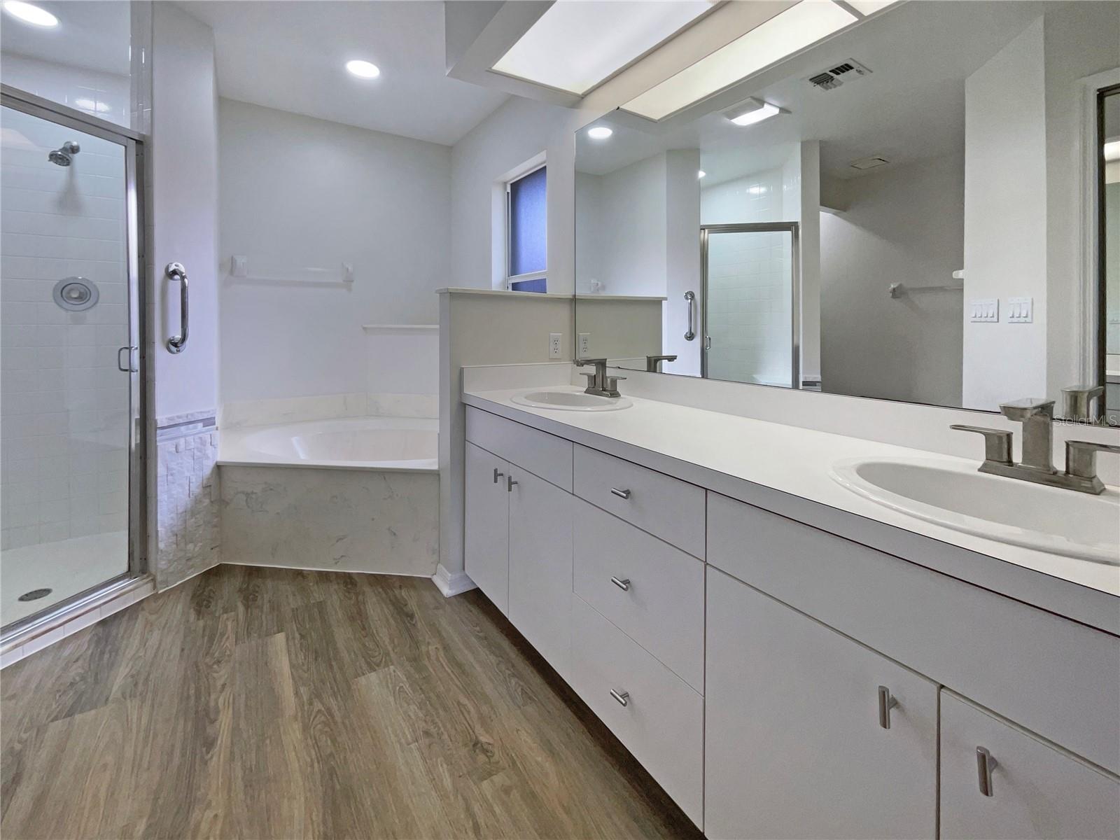 FAIRWAY LAKES AT PALM AIRE - Residential