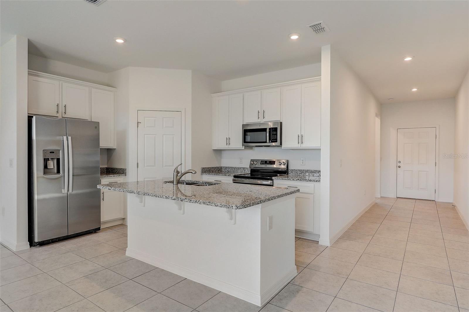 886 PEBBLE CREST LANE