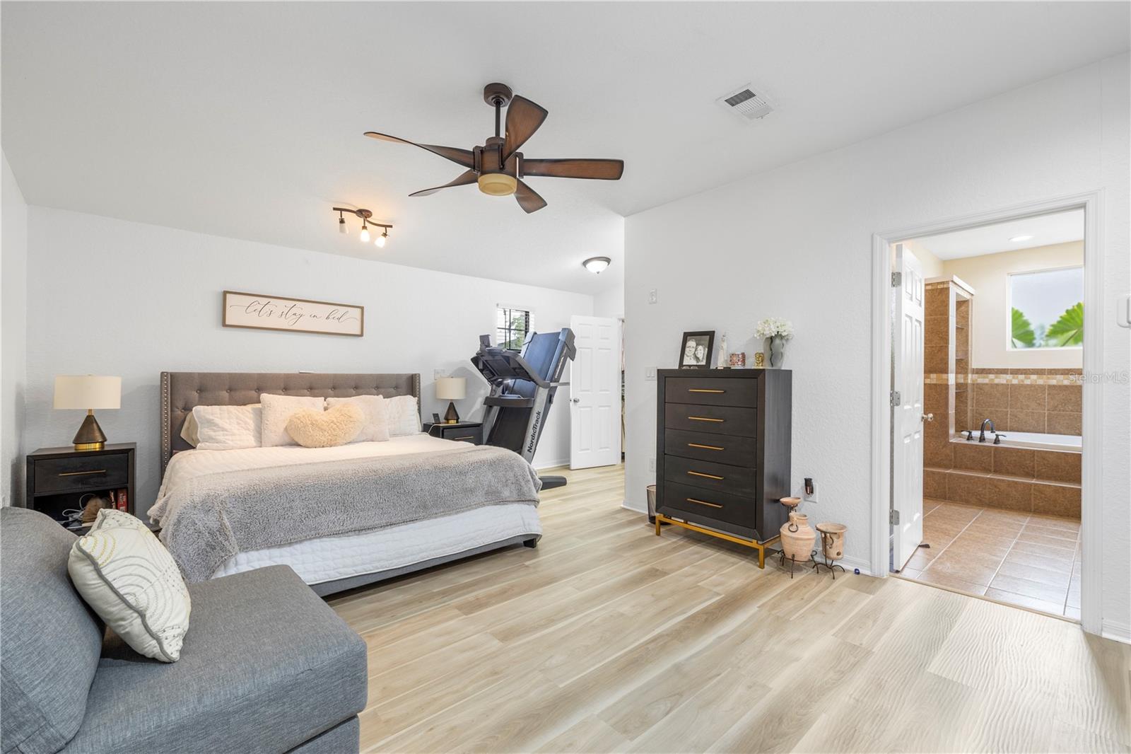 HALLELUJAH SUB - Residential