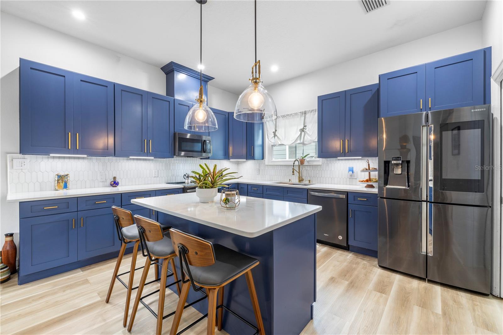 HALLELUJAH SUB - Residential