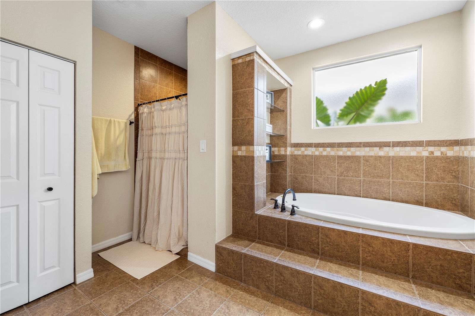 HALLELUJAH SUB - Residential