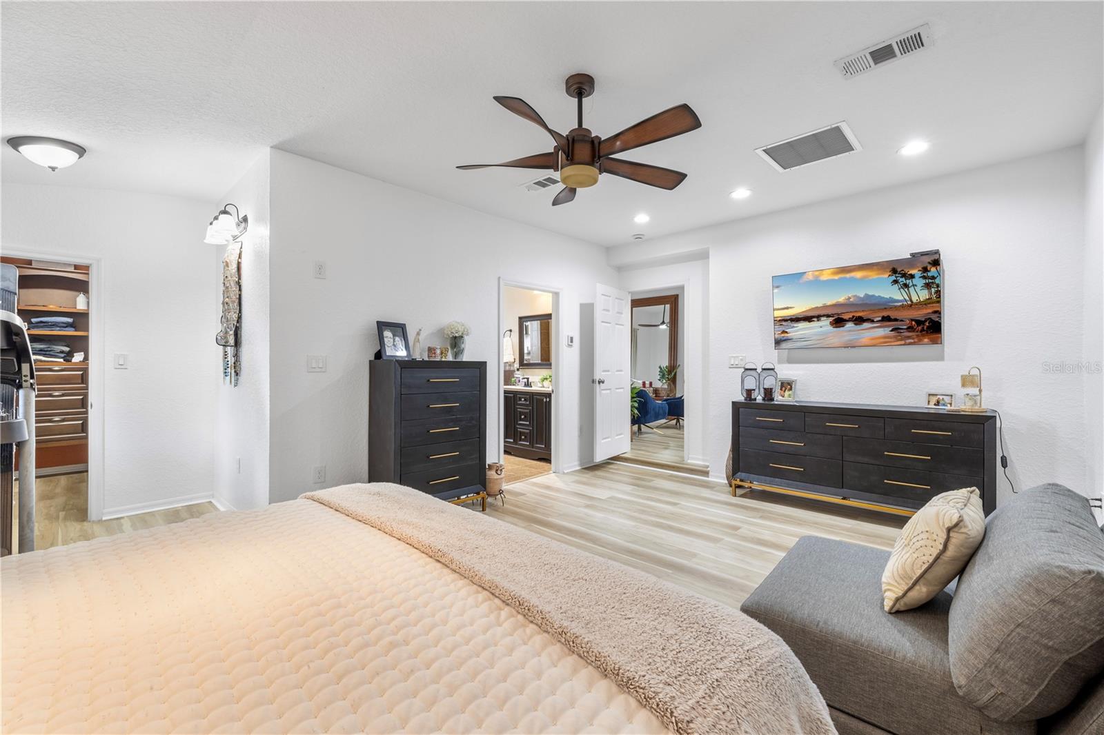 HALLELUJAH SUB - Residential