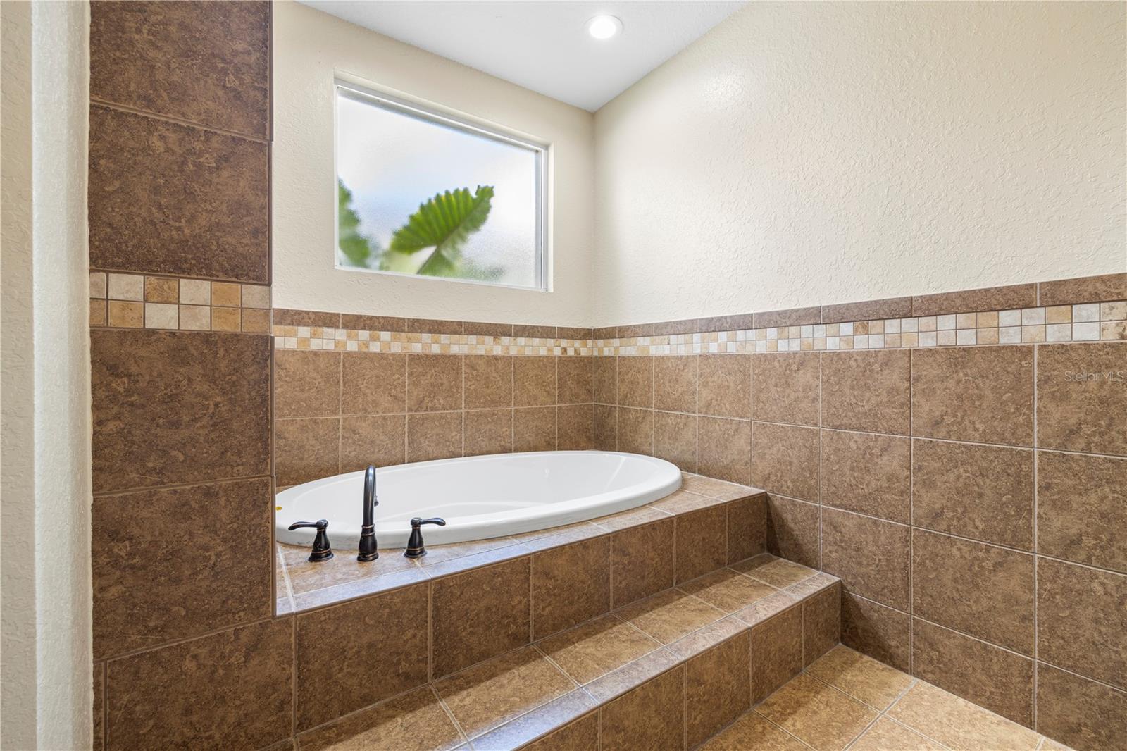 HALLELUJAH SUB - Residential