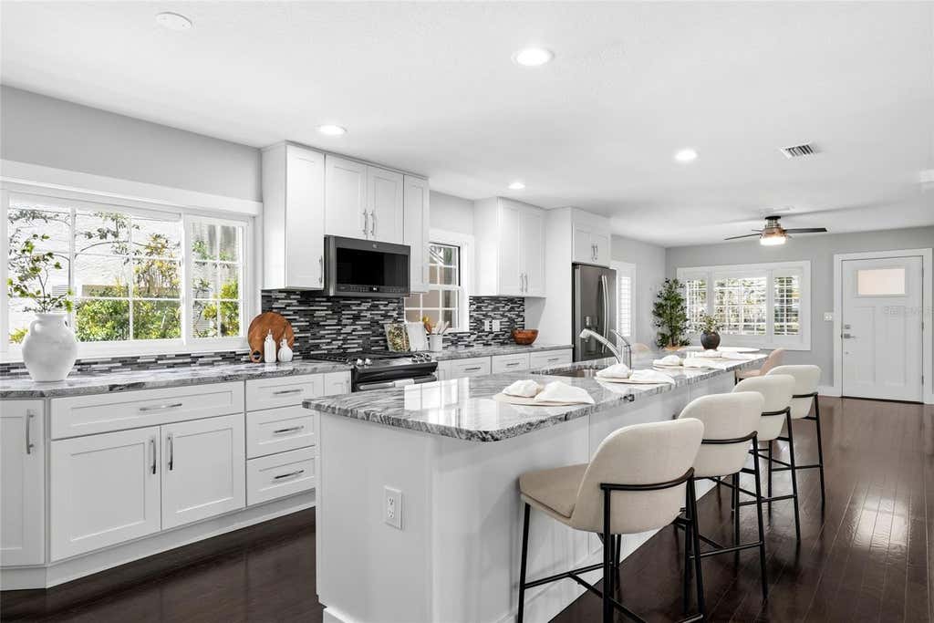 Photo of 2720 10th Street N, St Petersburg, FL 33704 (MLS # TB8535964)