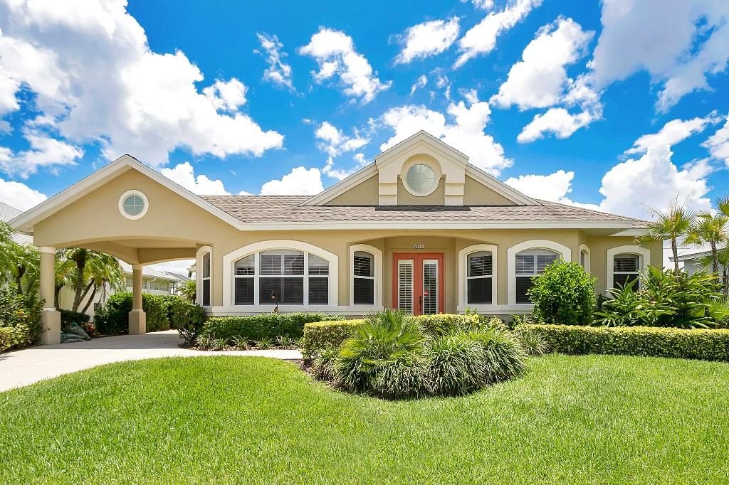 Photo of 4716 Pinnacle Drive, Bradenton, FL 34208 (MLS # W7877034)