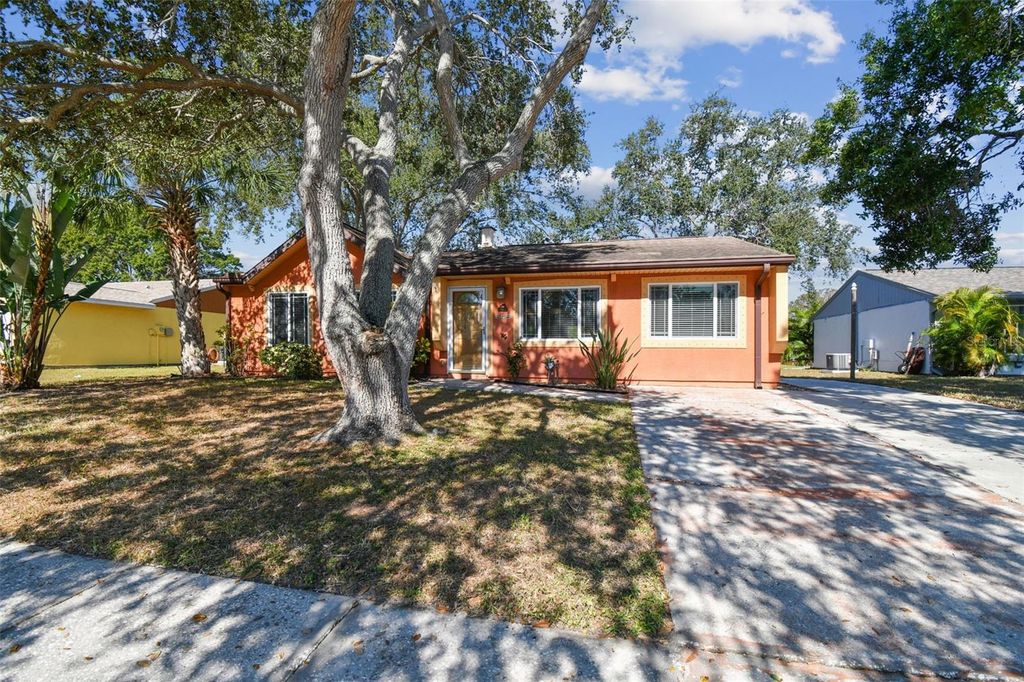 Photo of 648 Timber Bay Circle E, Oldsmar, FL 34677 (MLS # TB8453084)