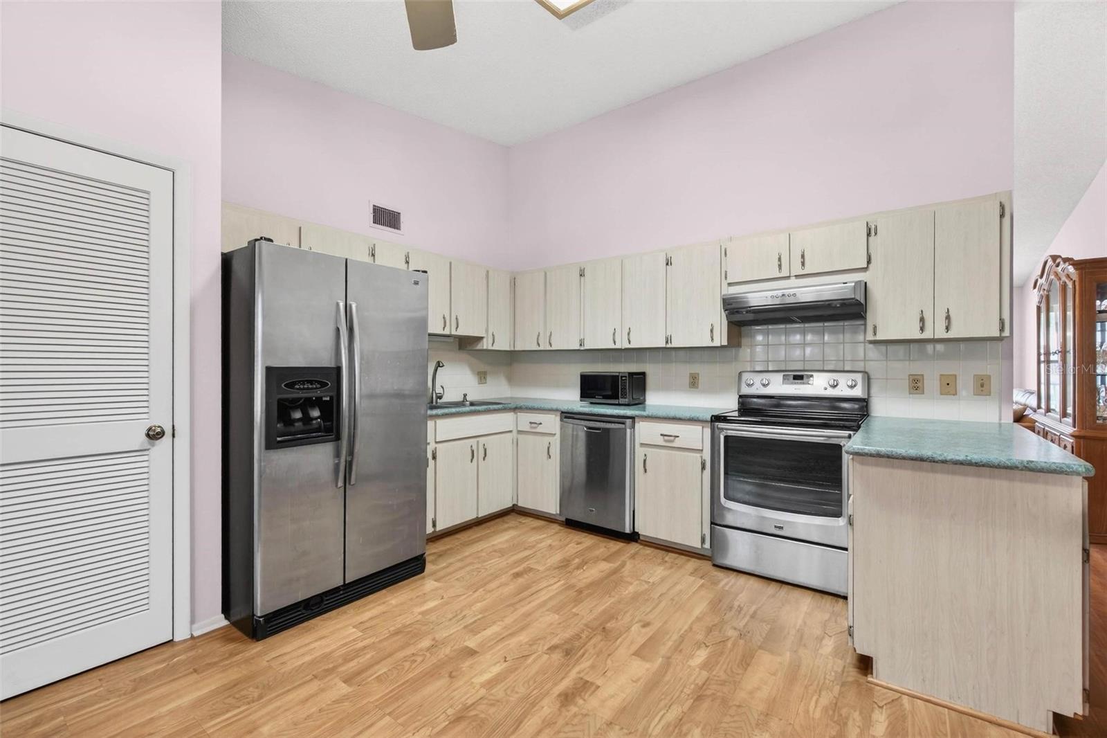 ON TOP OF THE WORLD - Residential