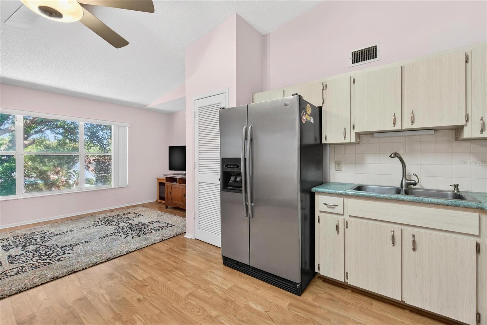 ON TOP OF THE WORLD - Residential