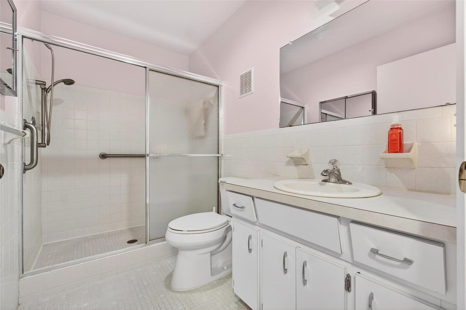 ON TOP OF THE WORLD - Residential