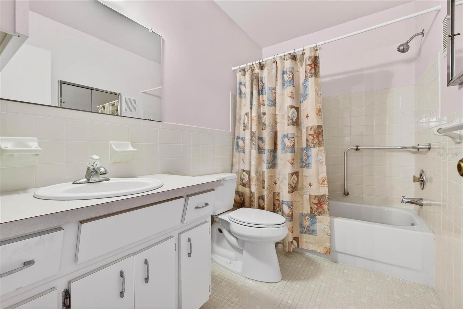 ON TOP OF THE WORLD - Residential