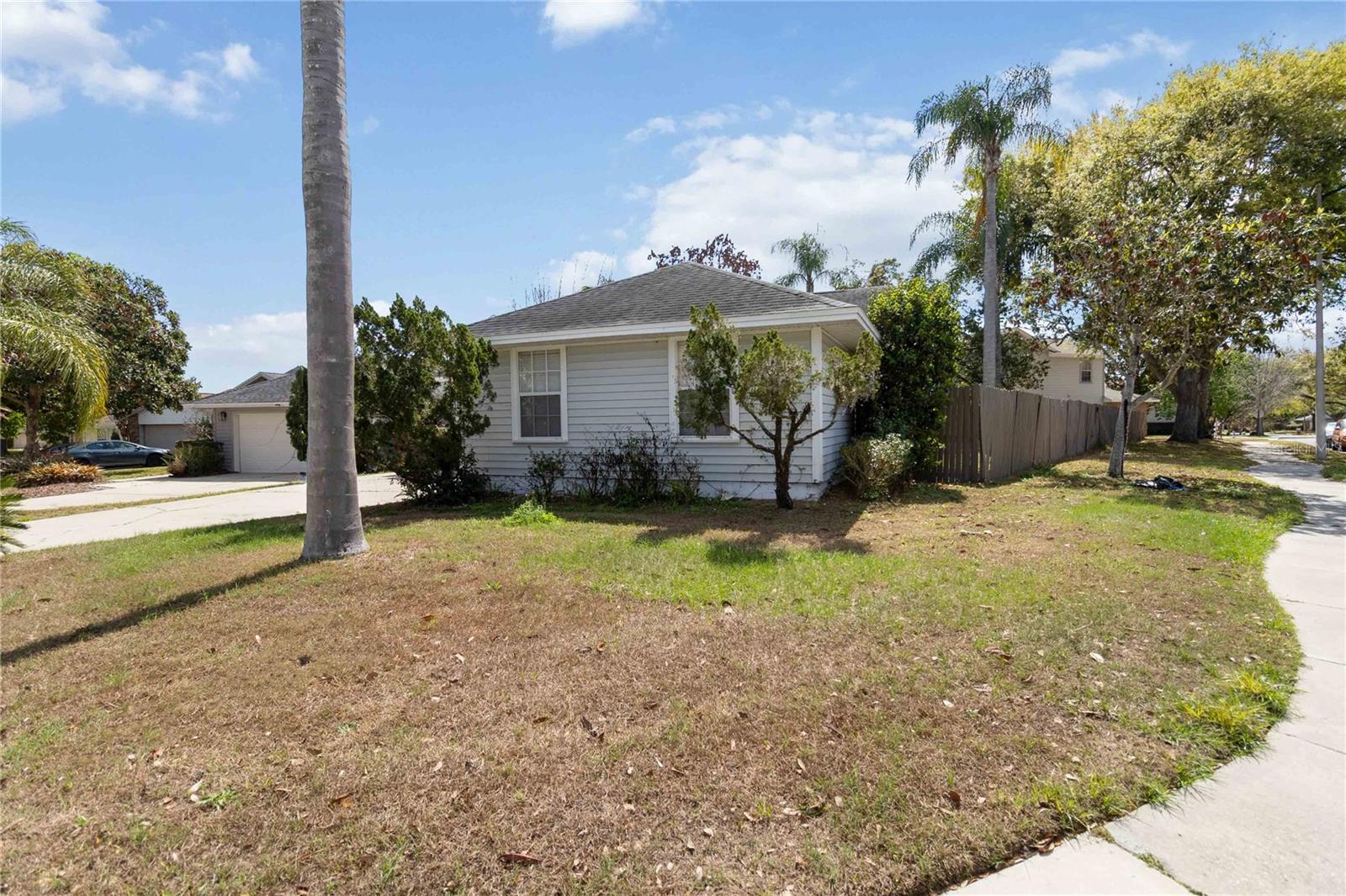 6572 ABERCROMBIE COURT