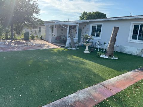 Photo of 131 E 39th Street, Hialeah, FL 33013 (MLS # S5149557)