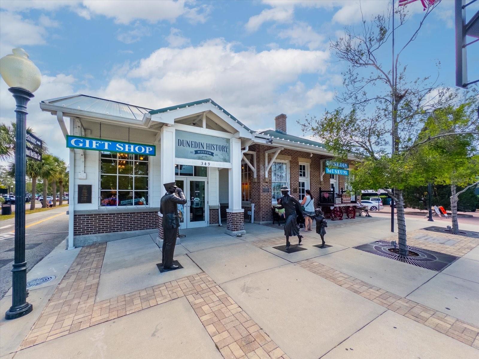 SHORE CREST - Residential