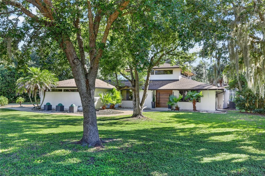 Photo of 2313 Indian Mound Trail, Kissimmee, FL 34746 (MLS # P4940227)