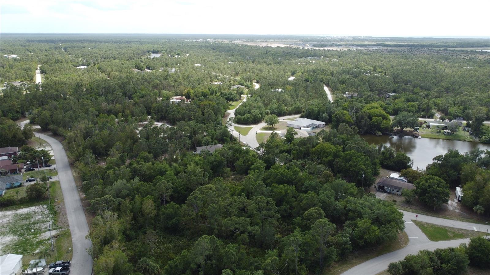 TROPICAL GULF ACERS UN 06 - Land