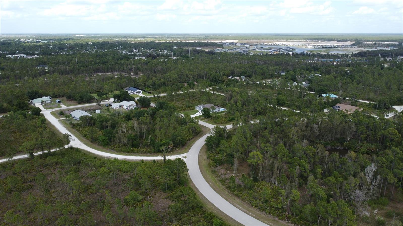 TROPICAL GULF ACERS UN 06 - Land