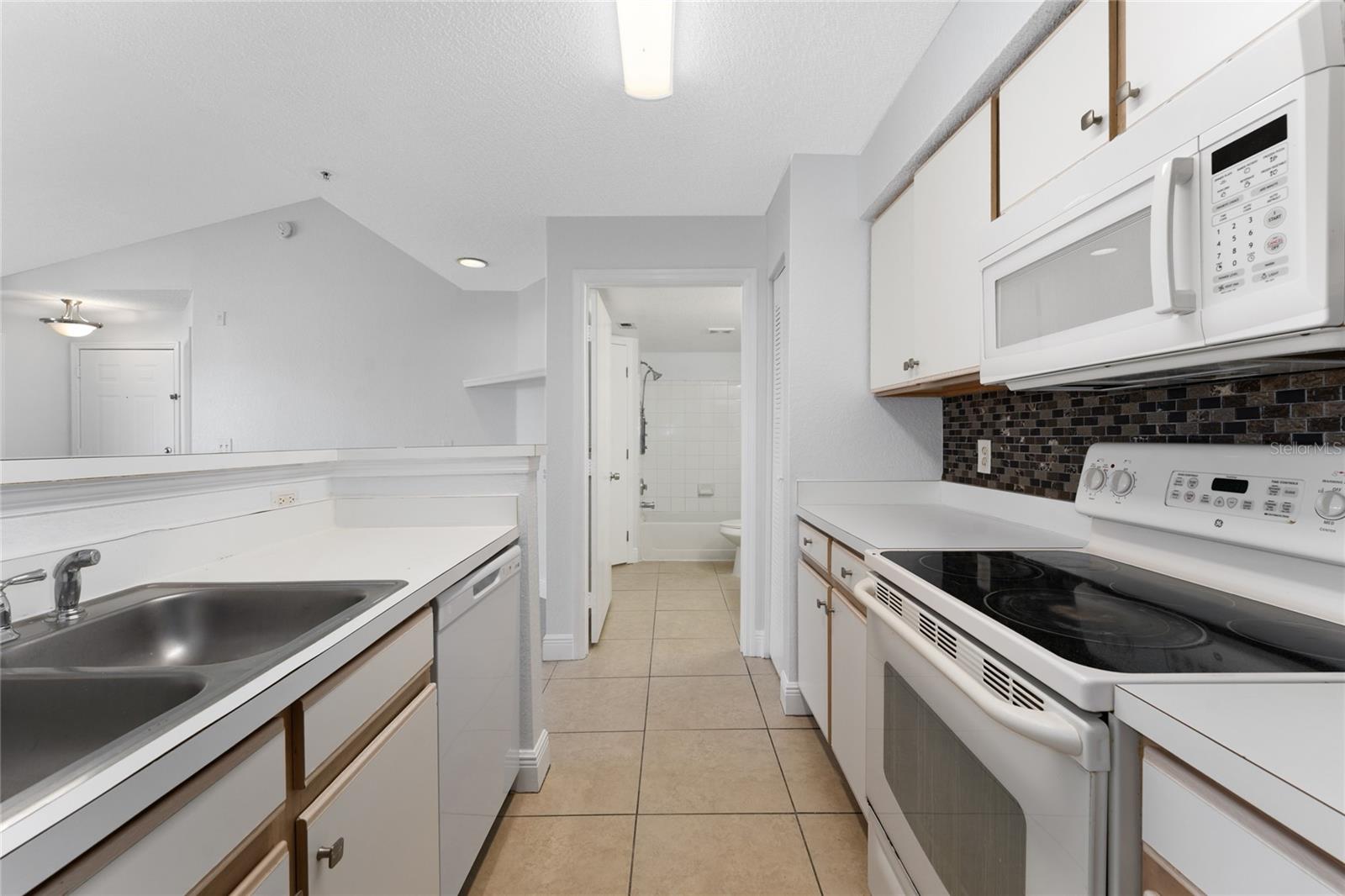 VILLAS DEL SOL AT KISSIMMEE CONDO - Residential