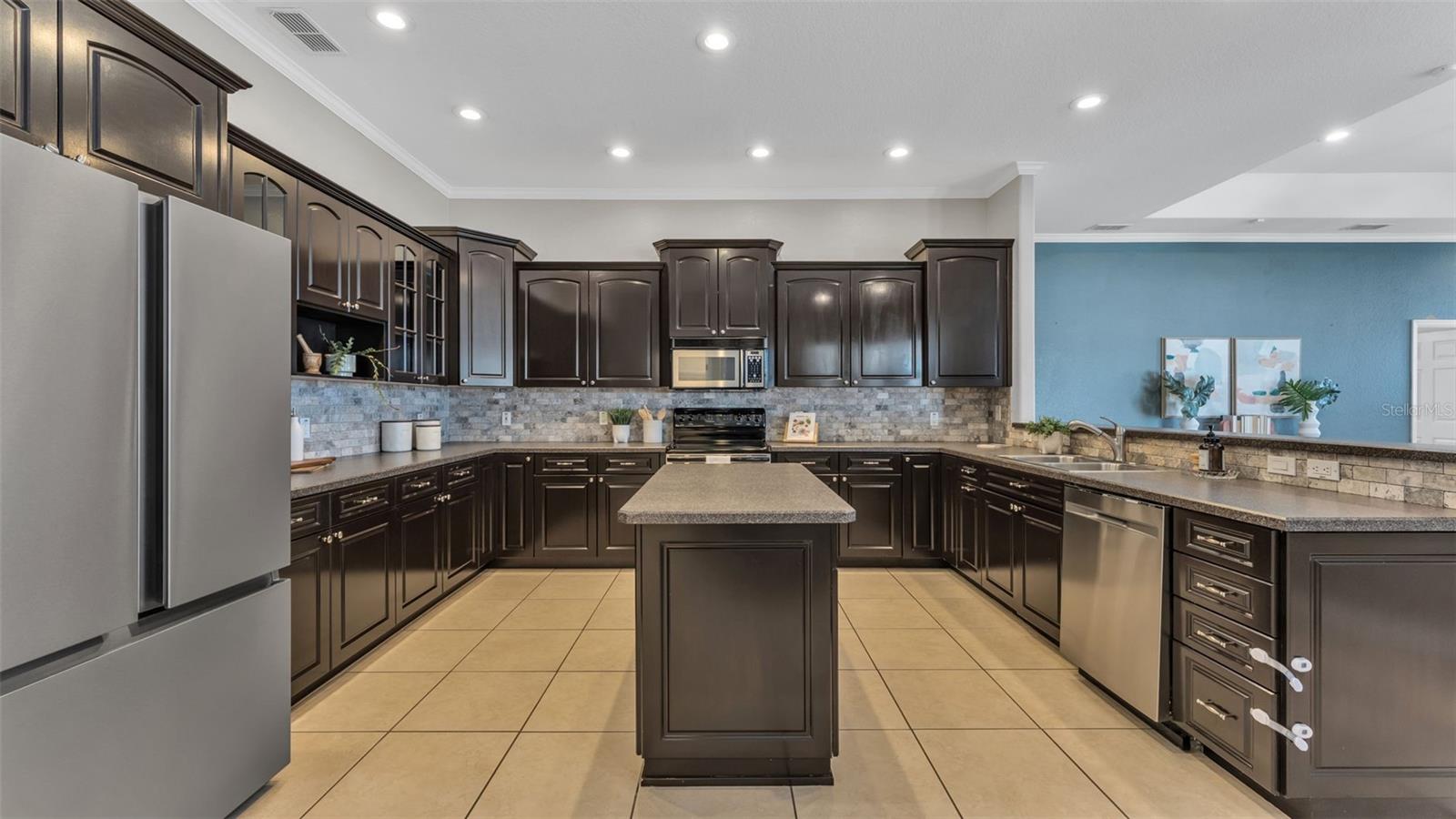 ORANGEWOOD COURT - Residential