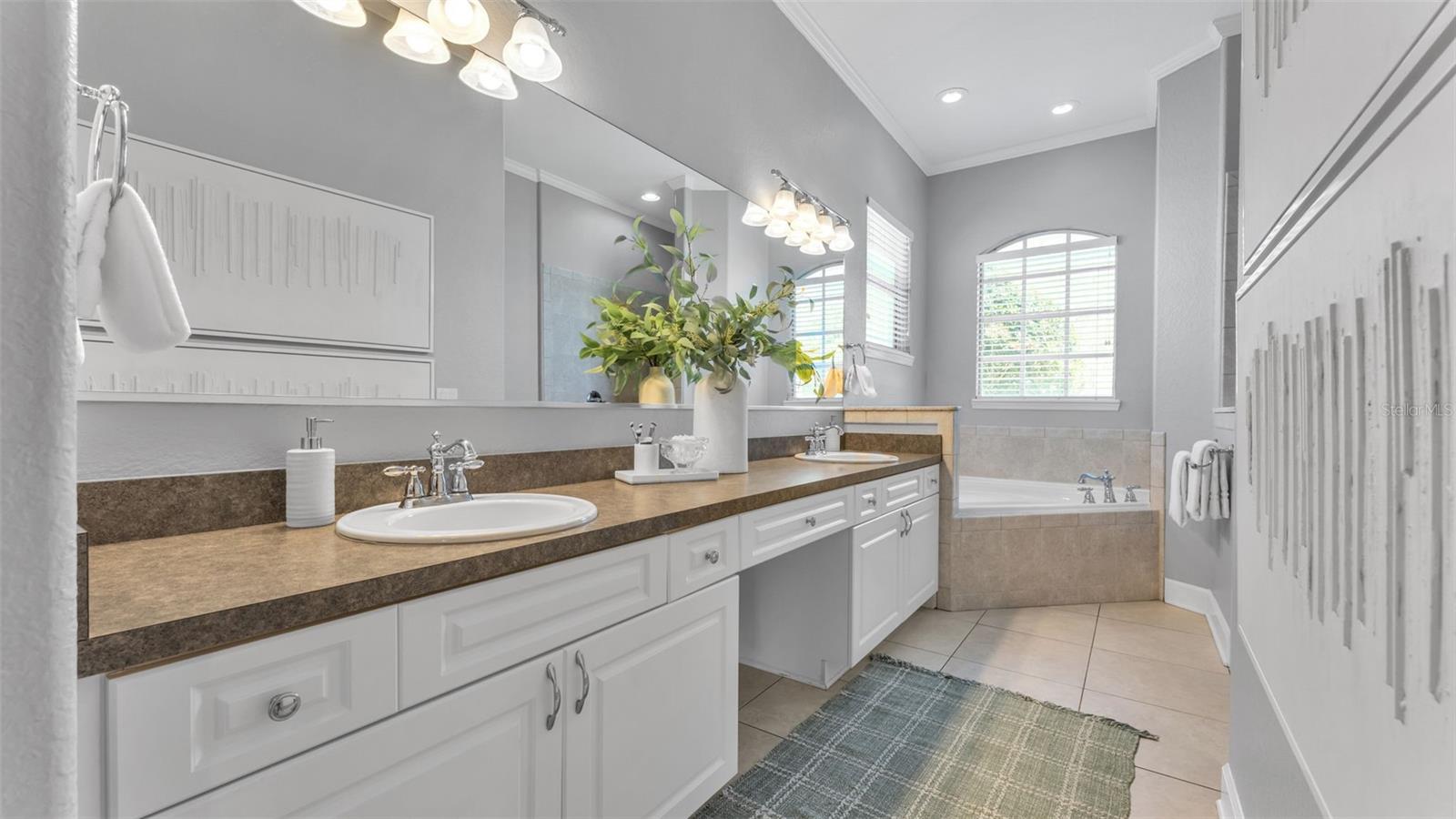 ORANGEWOOD COURT - Residential