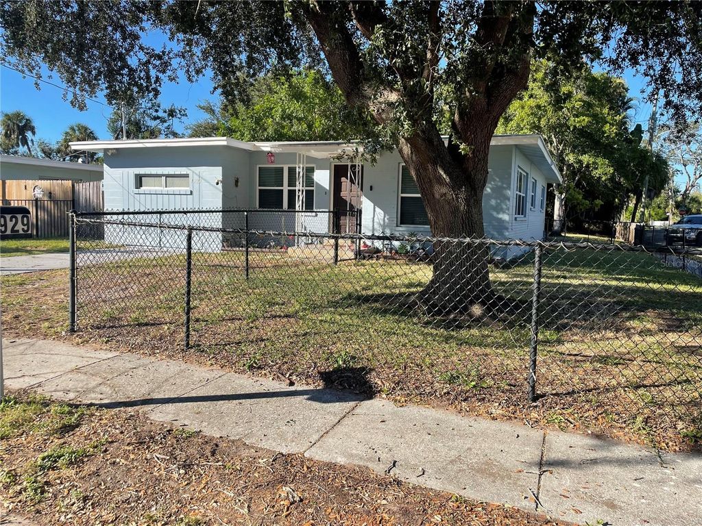 Photo of 1929 3rd Avenue E, Bradenton, FL 34208 (MLS # A4672699)