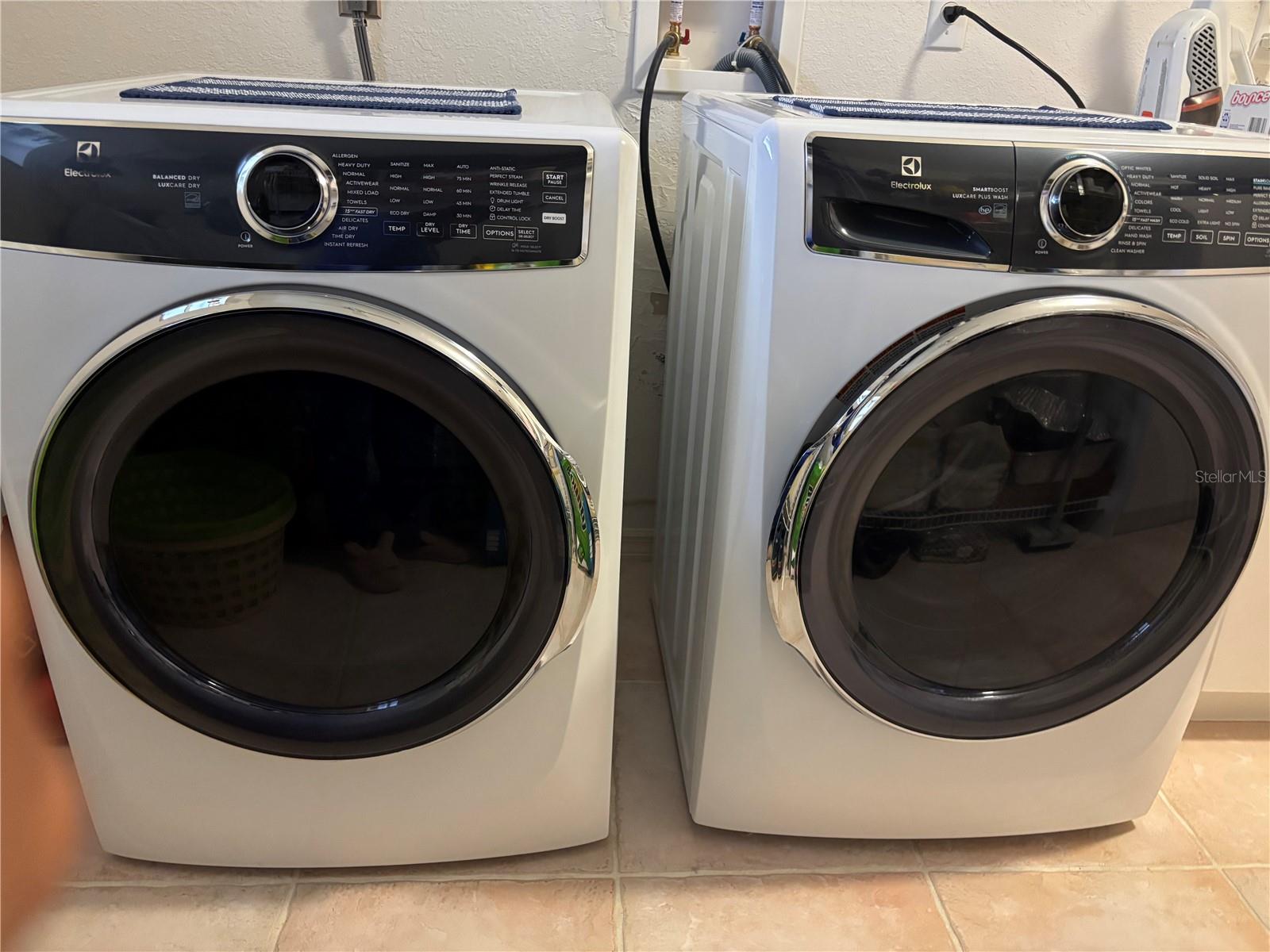 ROTONDA WEST PEBBLE BEACH - Residential