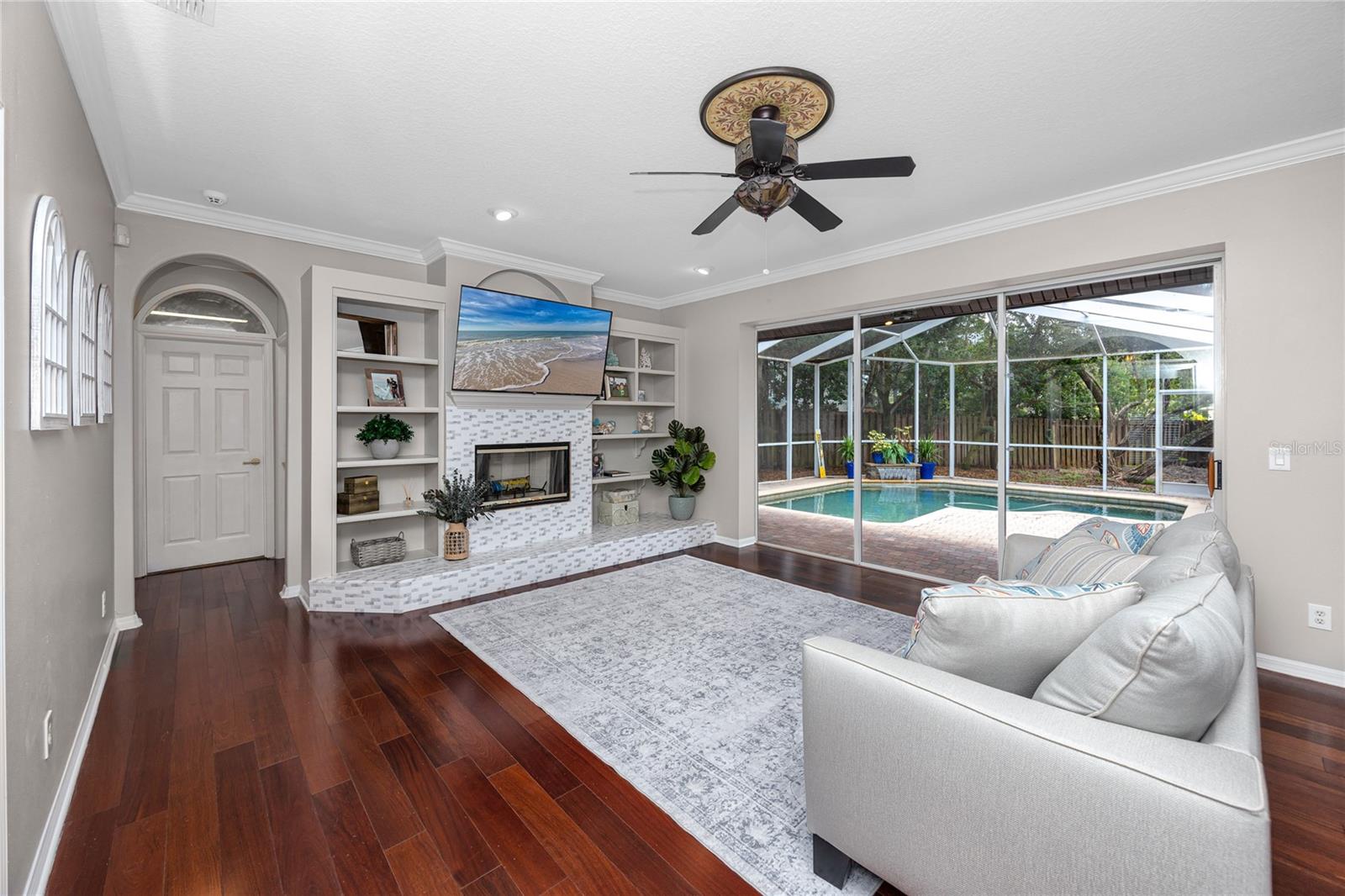 335 PALMDALE DRIVE