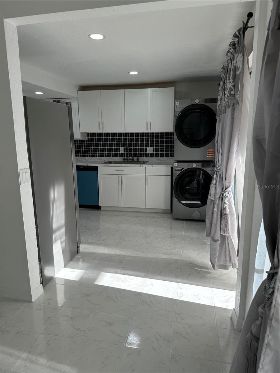 VILLAGE SQUARE CONDO - Residential Lease