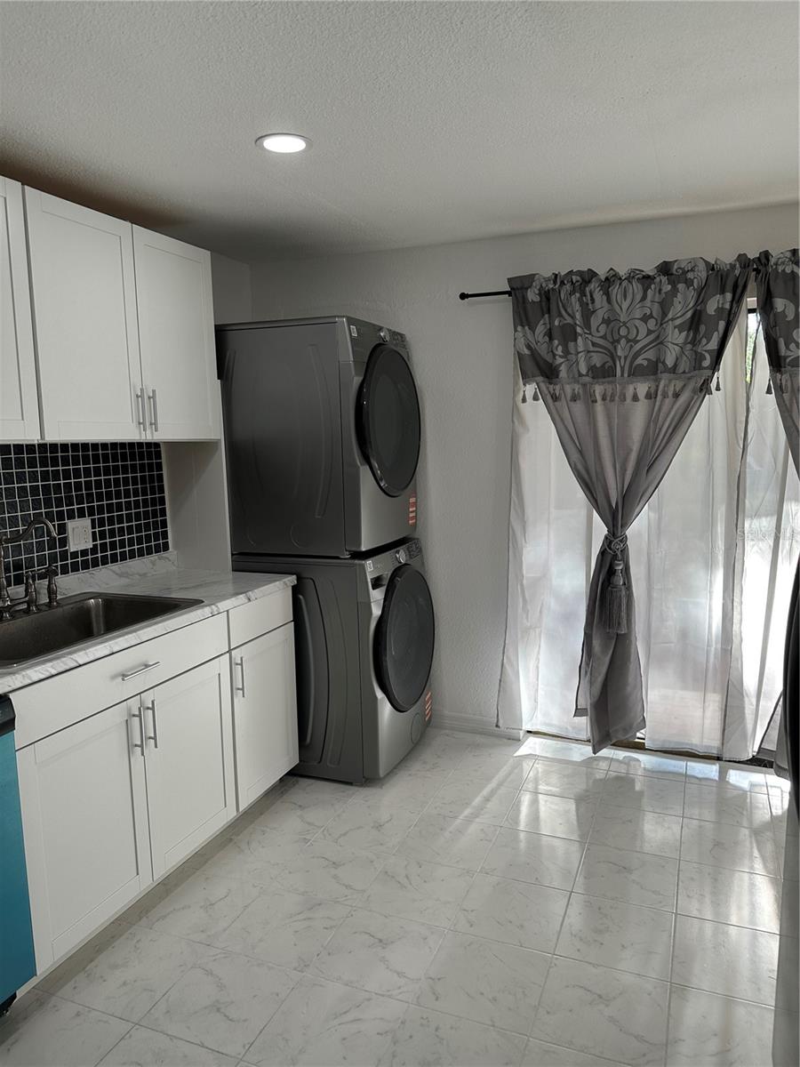 VILLAGE SQUARE CONDO - Residential Lease