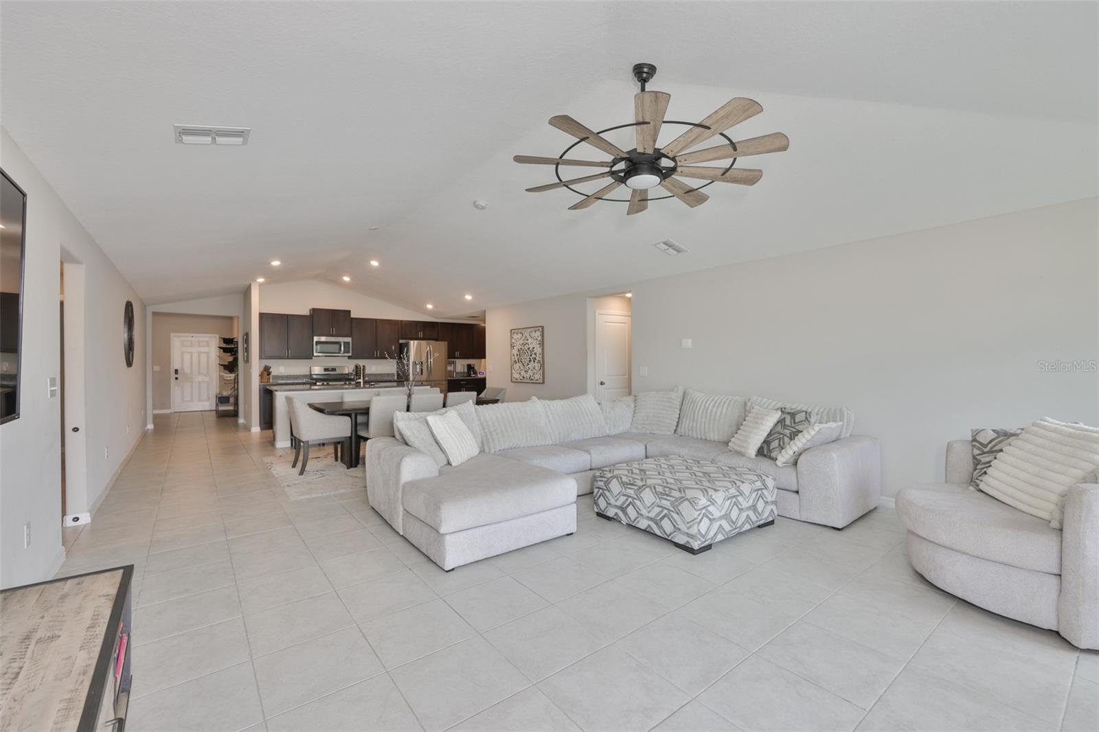 BELMONT SOUTH PH 2F - Residential