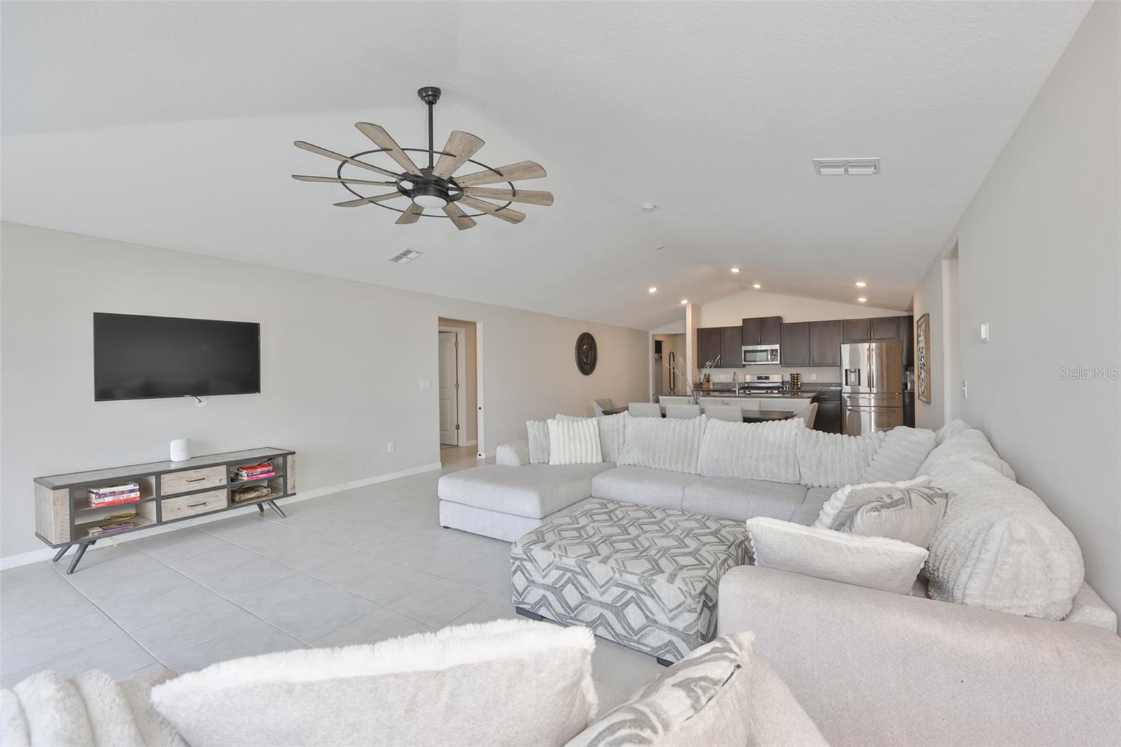 BELMONT SOUTH PH 2F - Residential