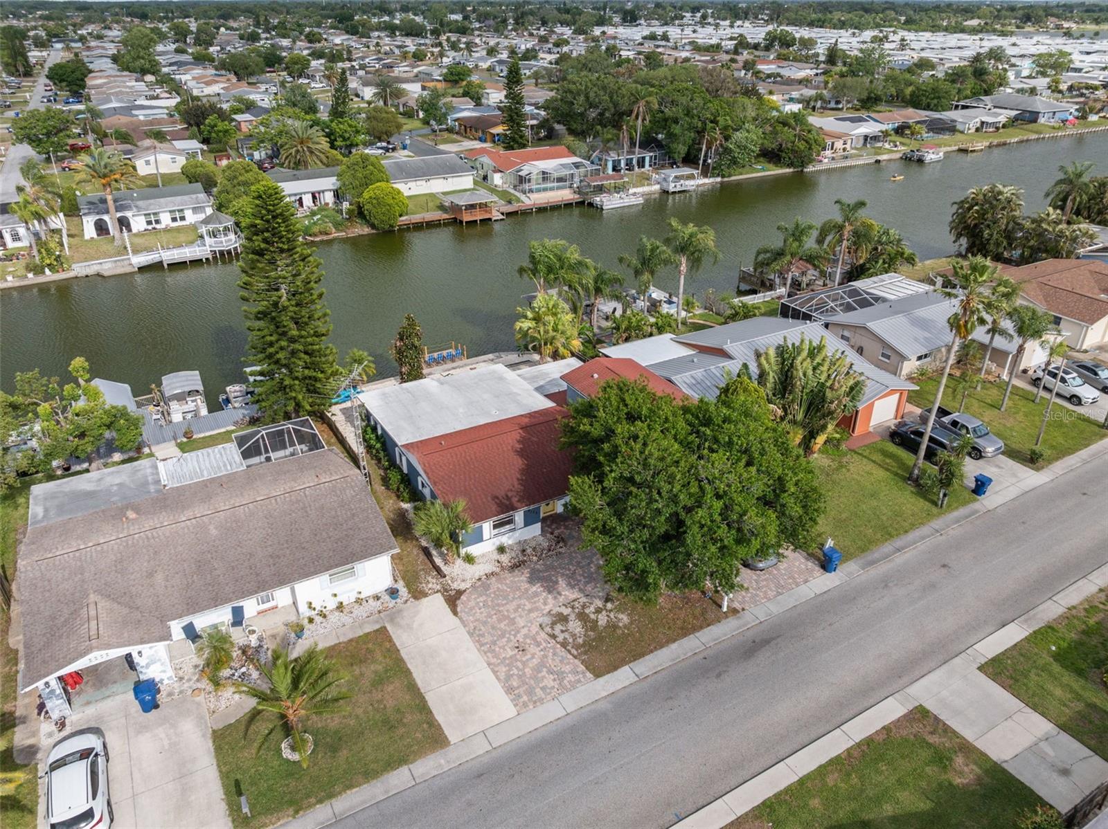 ALOHA GARDENS - Residential