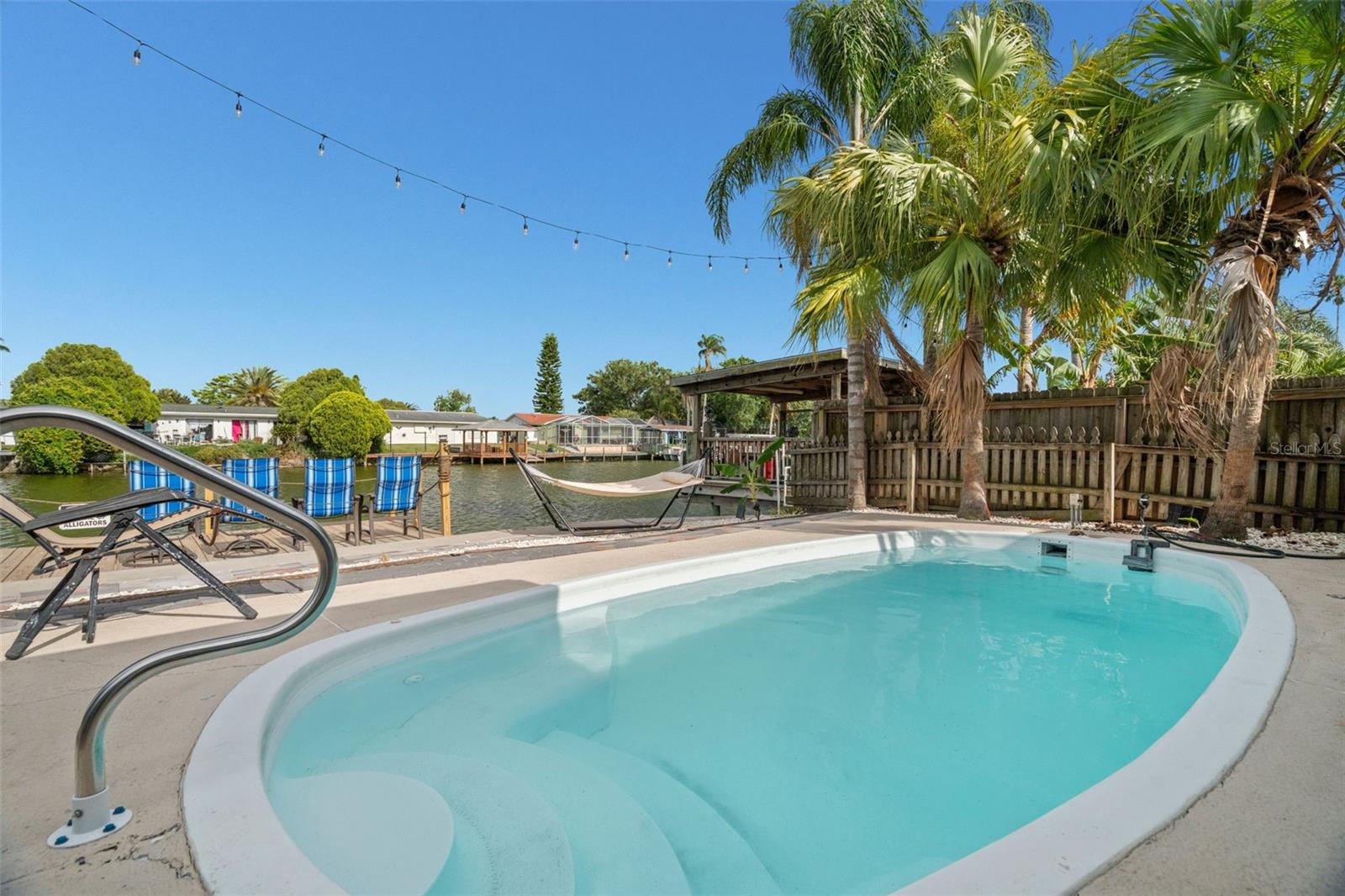 ALOHA GARDENS - Residential