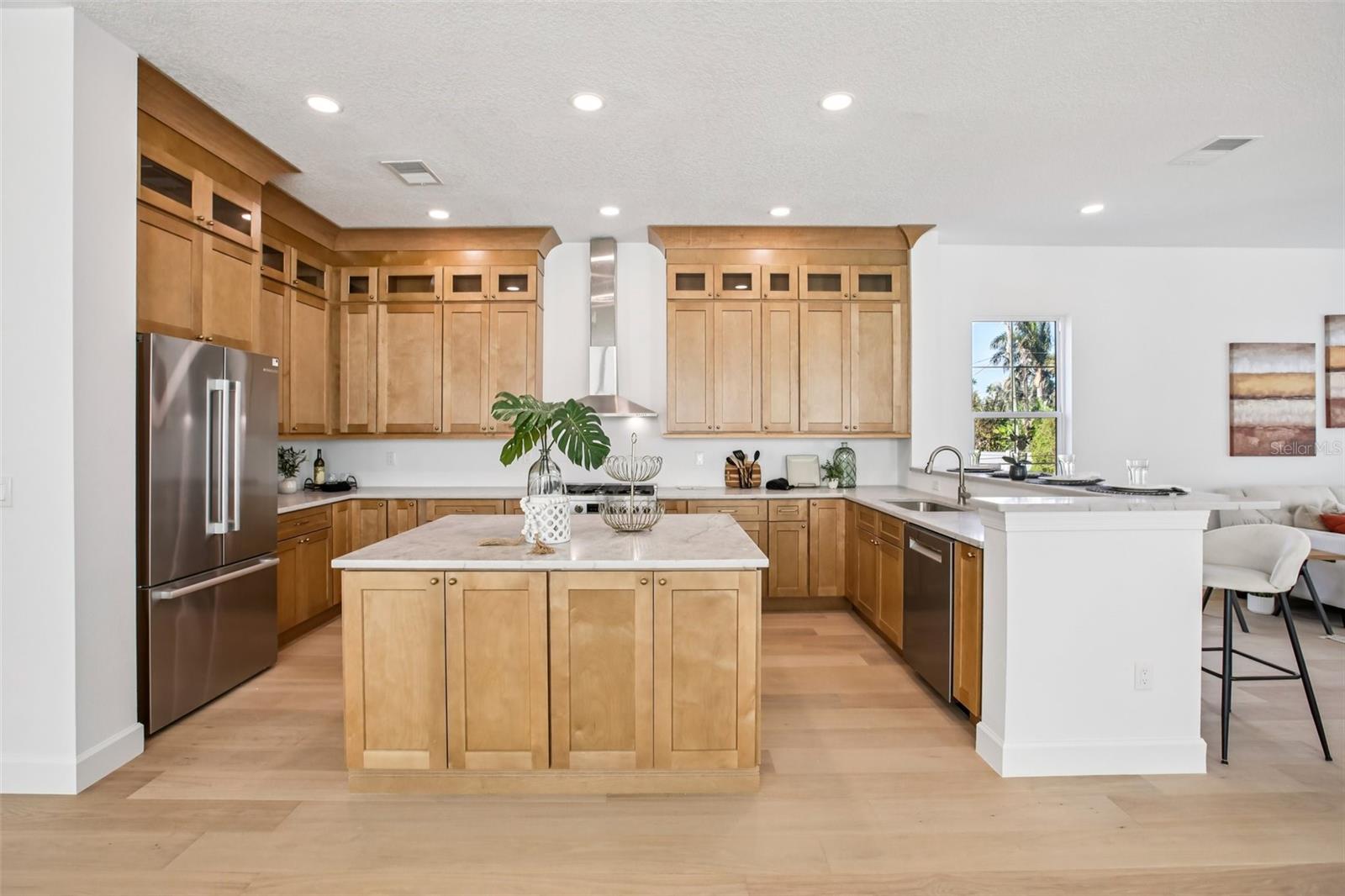 SNELL ISLE SHORES - Residential