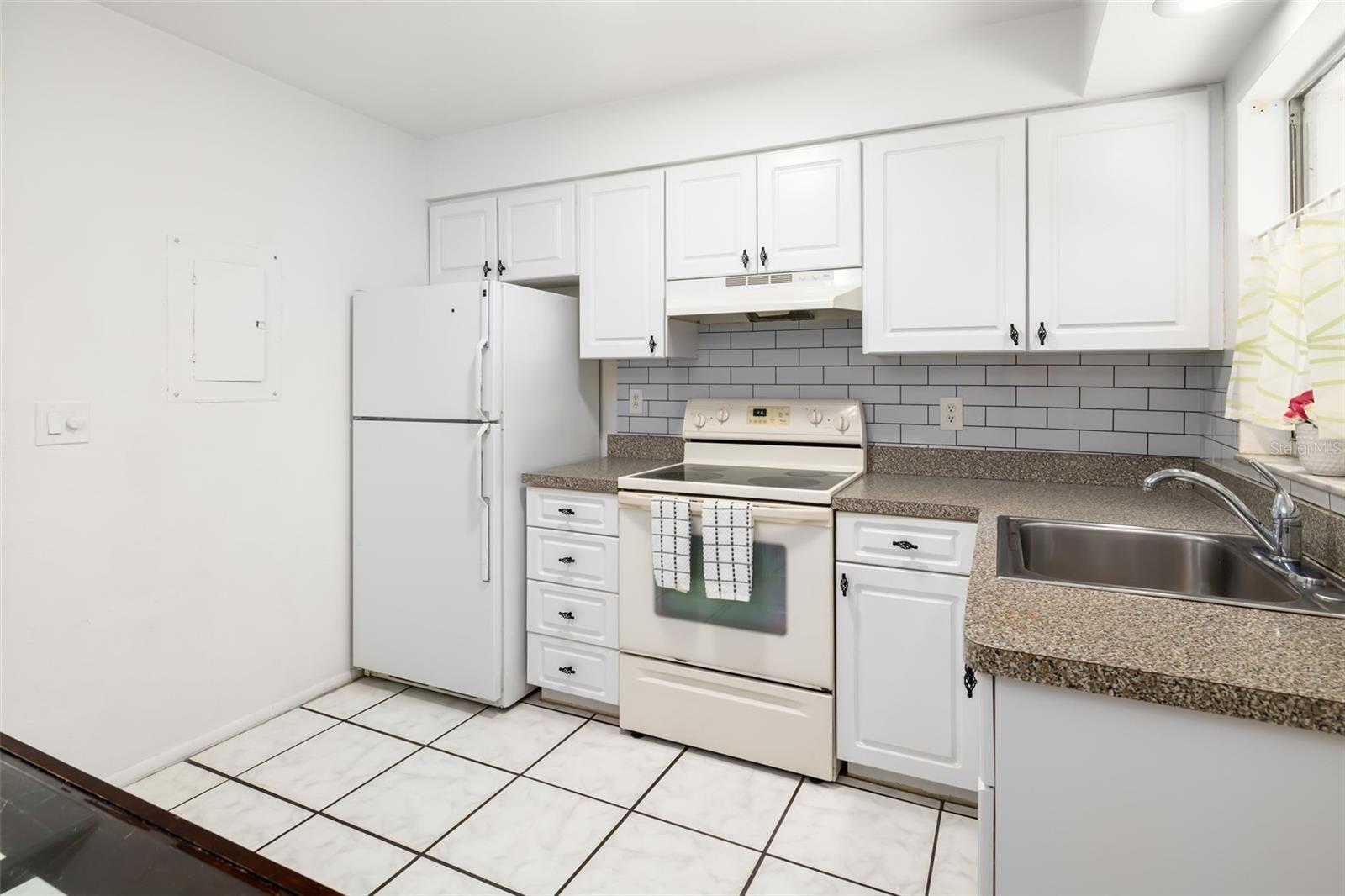 GROVE PARK - Residential Income
