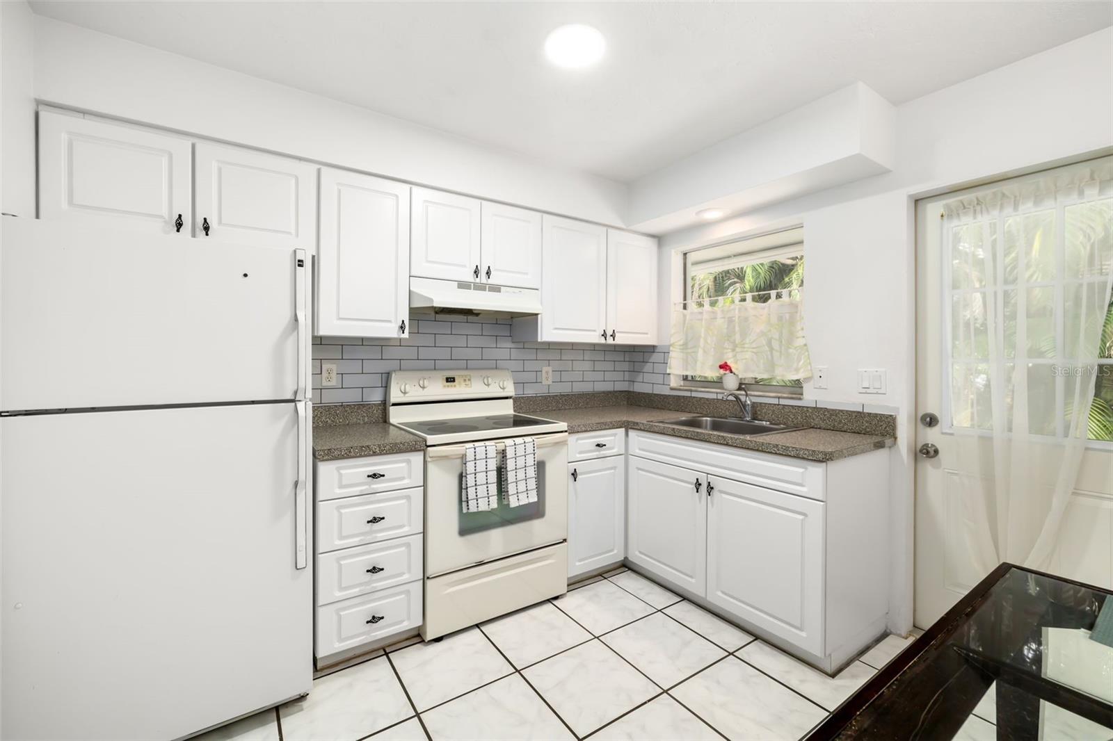 GROVE PARK - Residential Income