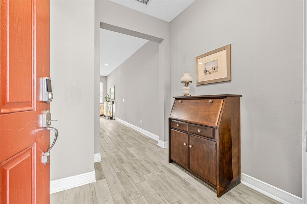 Photo of 9237 Fox Sparrow Road, Tampa, FL 33626 (MLS # TB8404457)